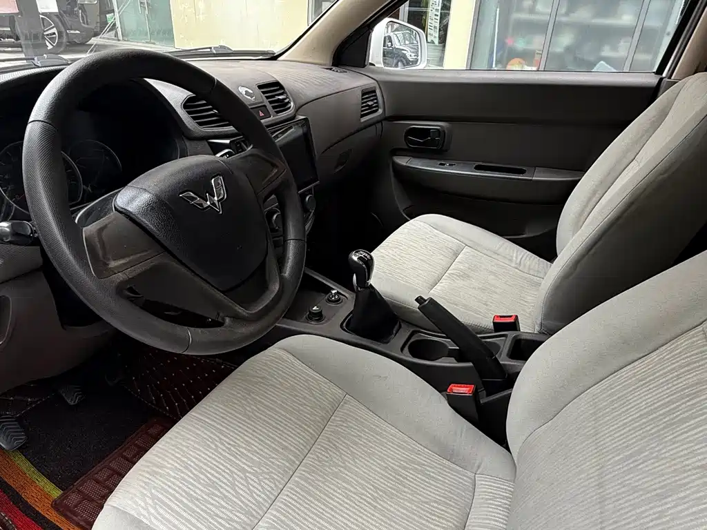Wuling Hongguang 2018