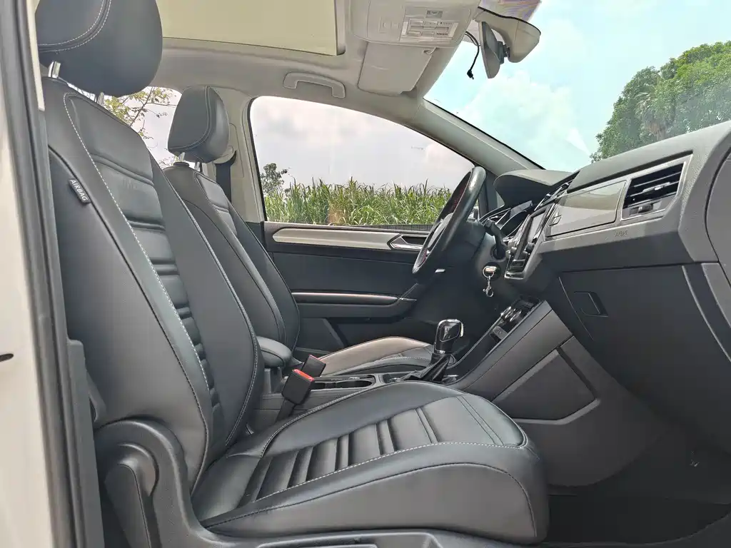 Volkswagen Touran 2018 — фото 18