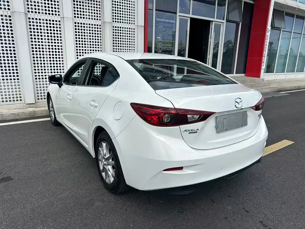 Mazda 3 Axela 2016 — фото 26