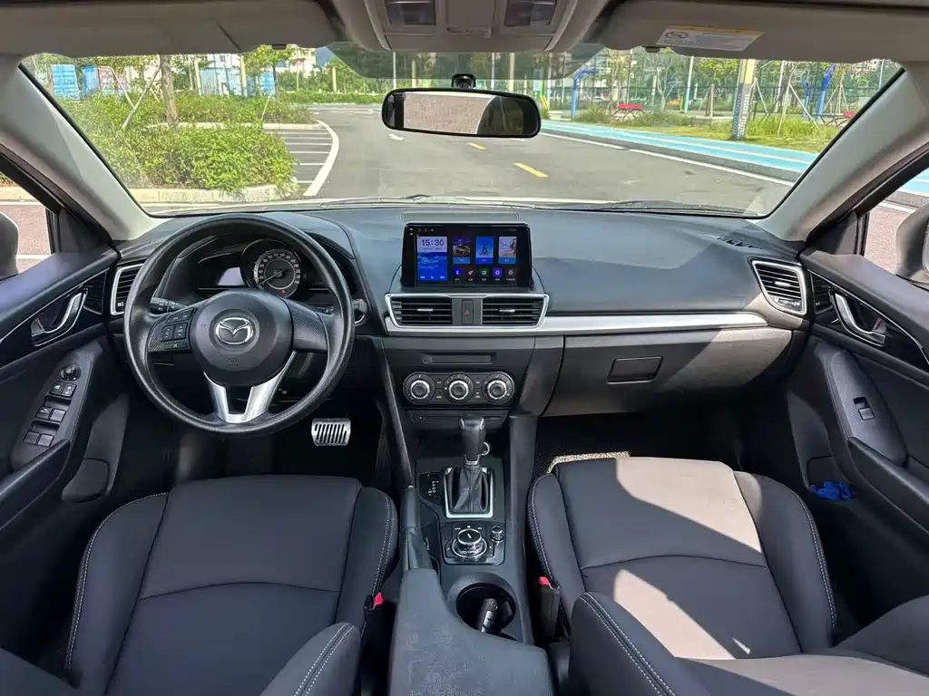 Mazda 3 Axela 2016 — фото 13