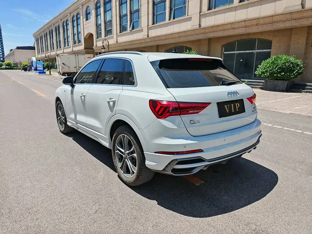 Audi Q3 2020 — фото 17