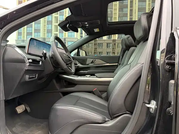 Cadillac XT5 2025