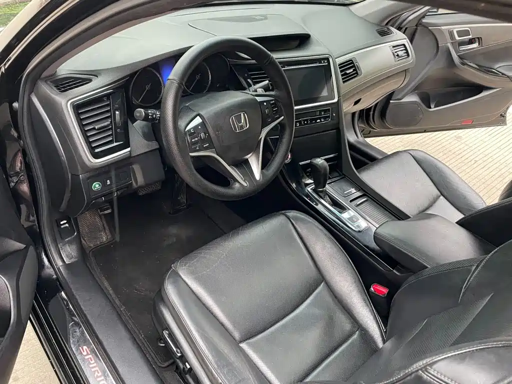 Honda Spirior 2016 — фото 11