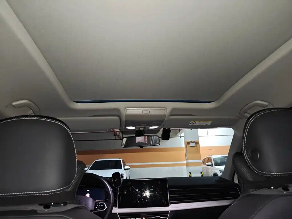Volkswagen Tiguan L 2023 — фото 15