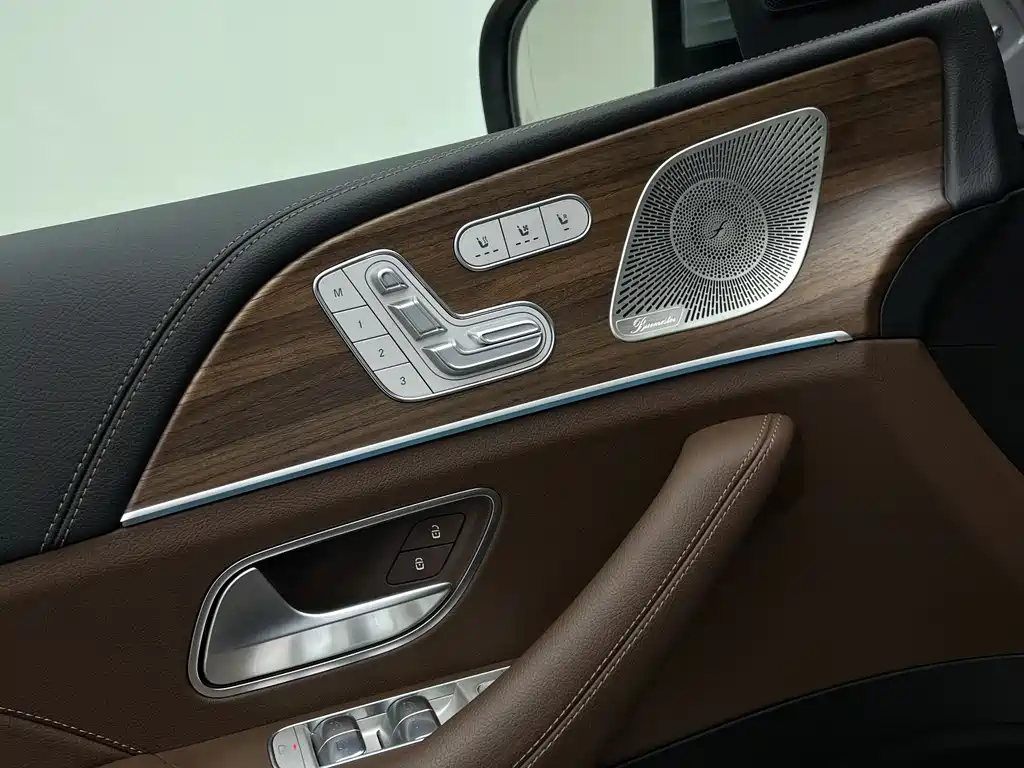 Mercedes-Benz GLS 2026 — фото 12