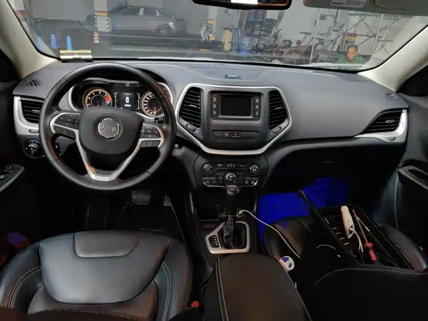 Jeep Cherokee 2016