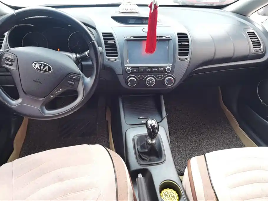 Kia K3 2015 — фото 12