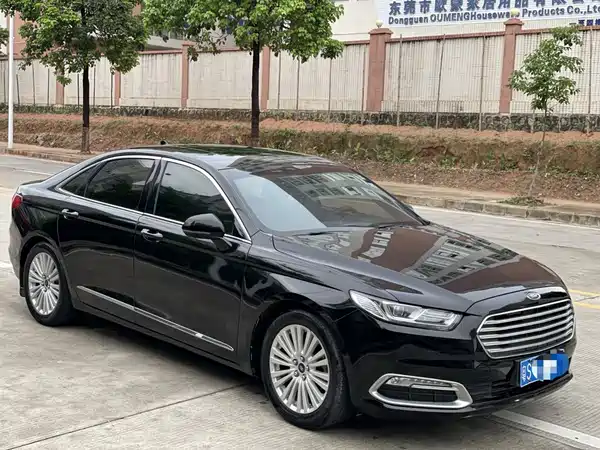 Ford Taurus 2018