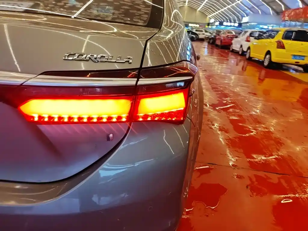 Toyota Corolla 2017 — фото 8