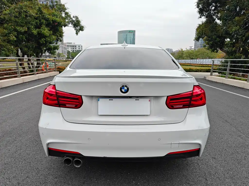 BMW 3 Series 2019 — фото 9