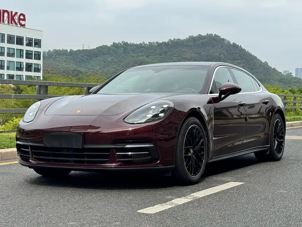Porsche Panamera 2020 — фото 1