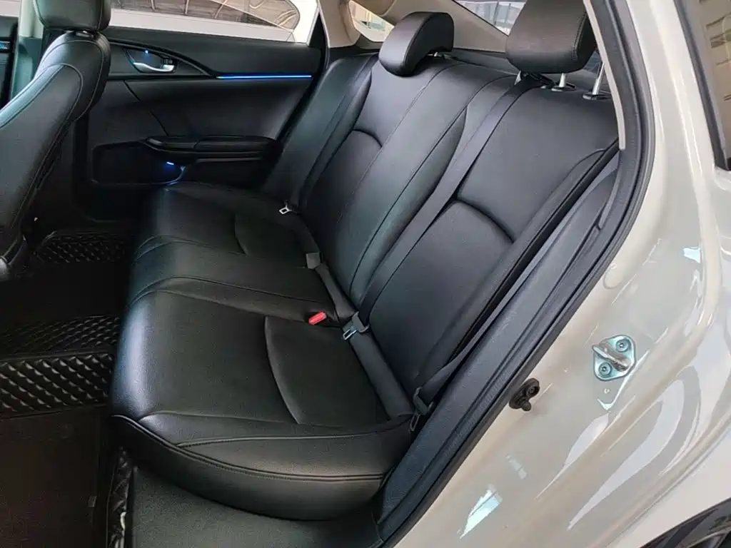 Honda Civic 2019 — фото 17