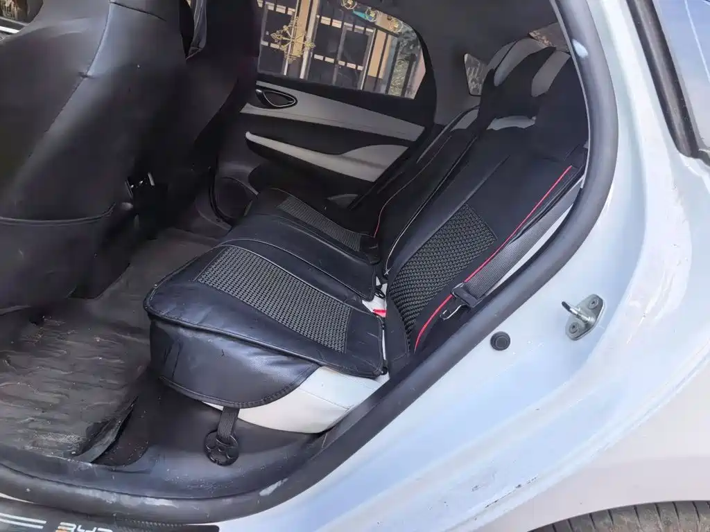 BYD Seal 05 DM-i 2025 — фото 15