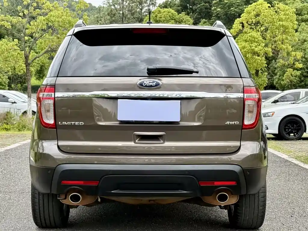 Ford Explorer 2015 — фото 8