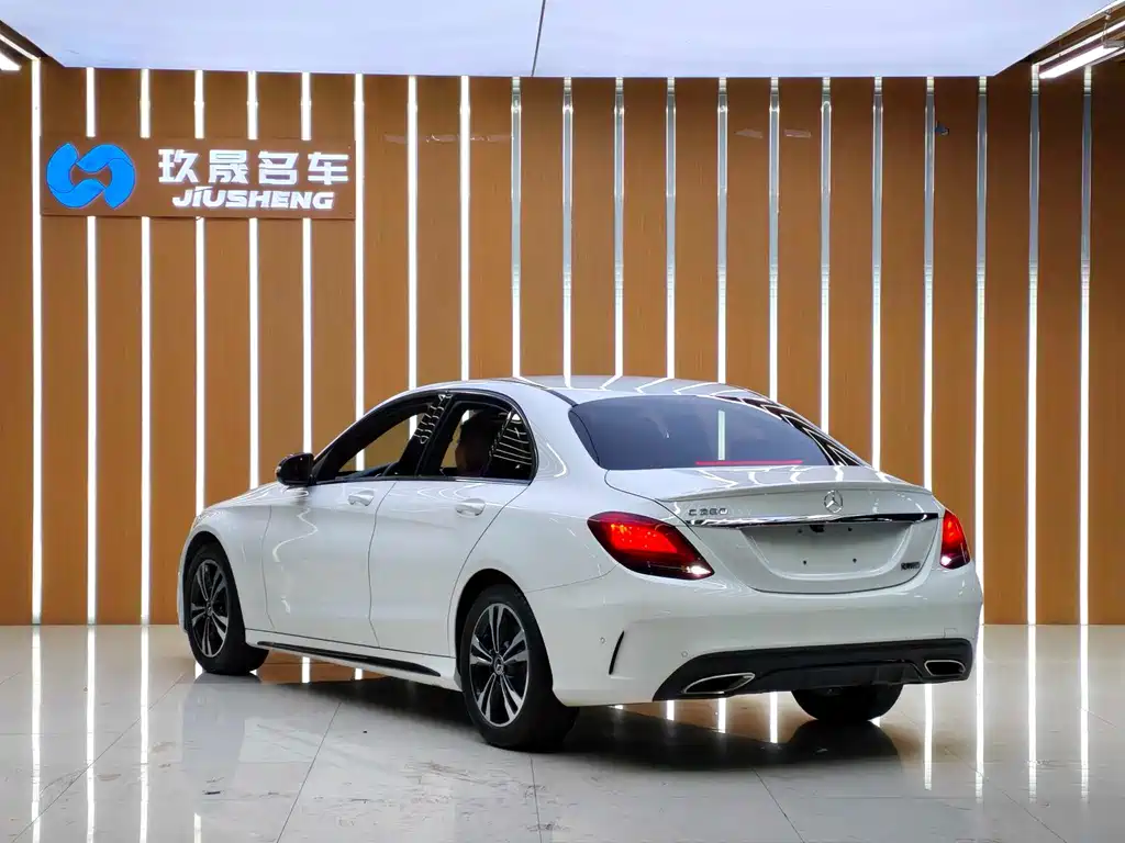Mercedes-Benz C-Class 2019 — фото 18