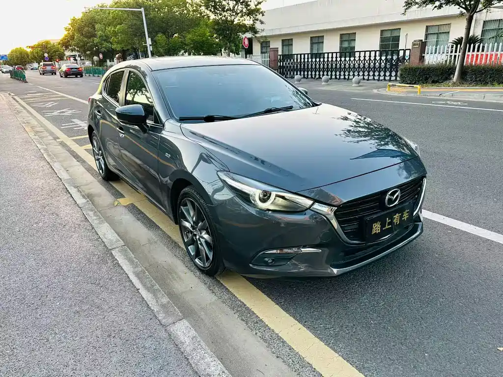 Mazda 3 Axela 2017 — фото 3