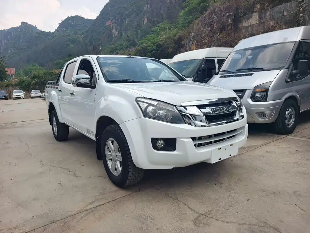 Isuzu D-MAX 2017 — фото 3