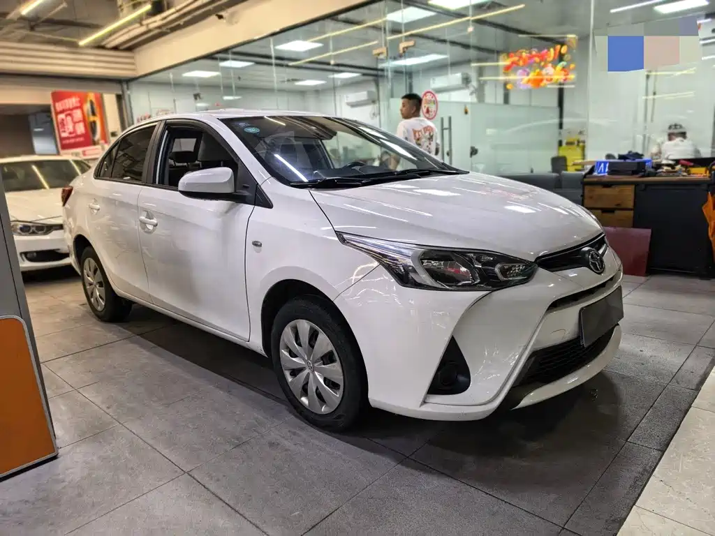 Toyota Yaris L 2018 — фото 3