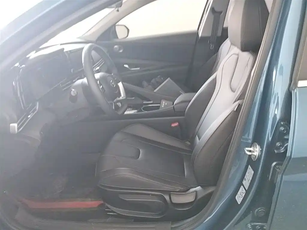 Hyundai Elantra 2022 — фото 15