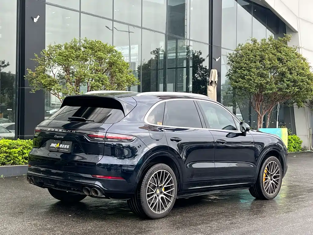 Porsche Cayenne 2021 — фото 9