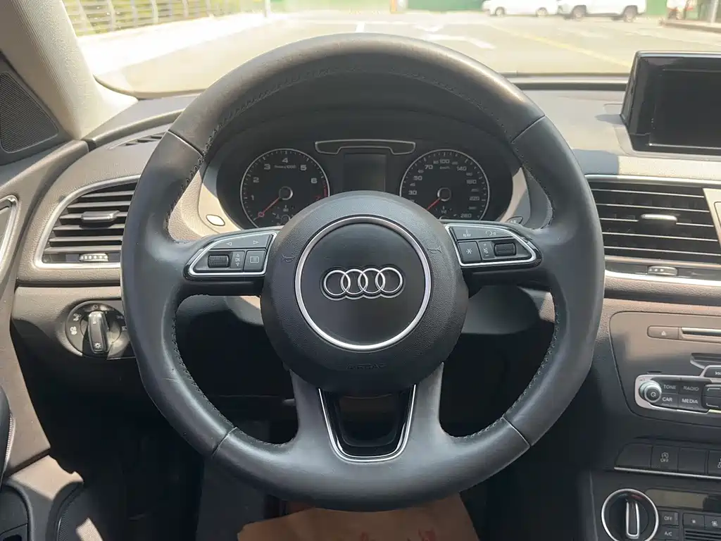 Audi Q3 2018 — фото 17