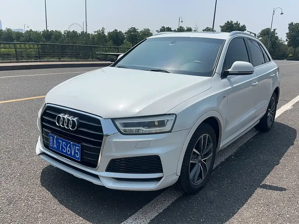 Audi Q3 2018 — фото 1