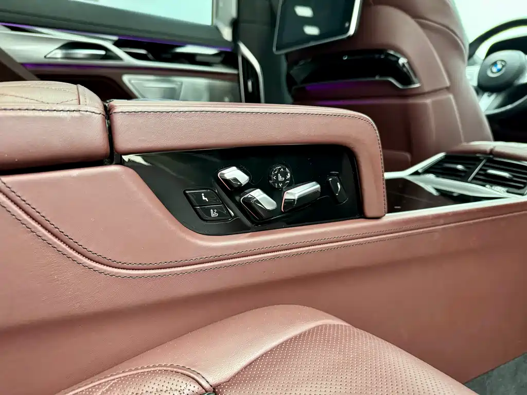 BMW 7 Series 2021 — фото 14