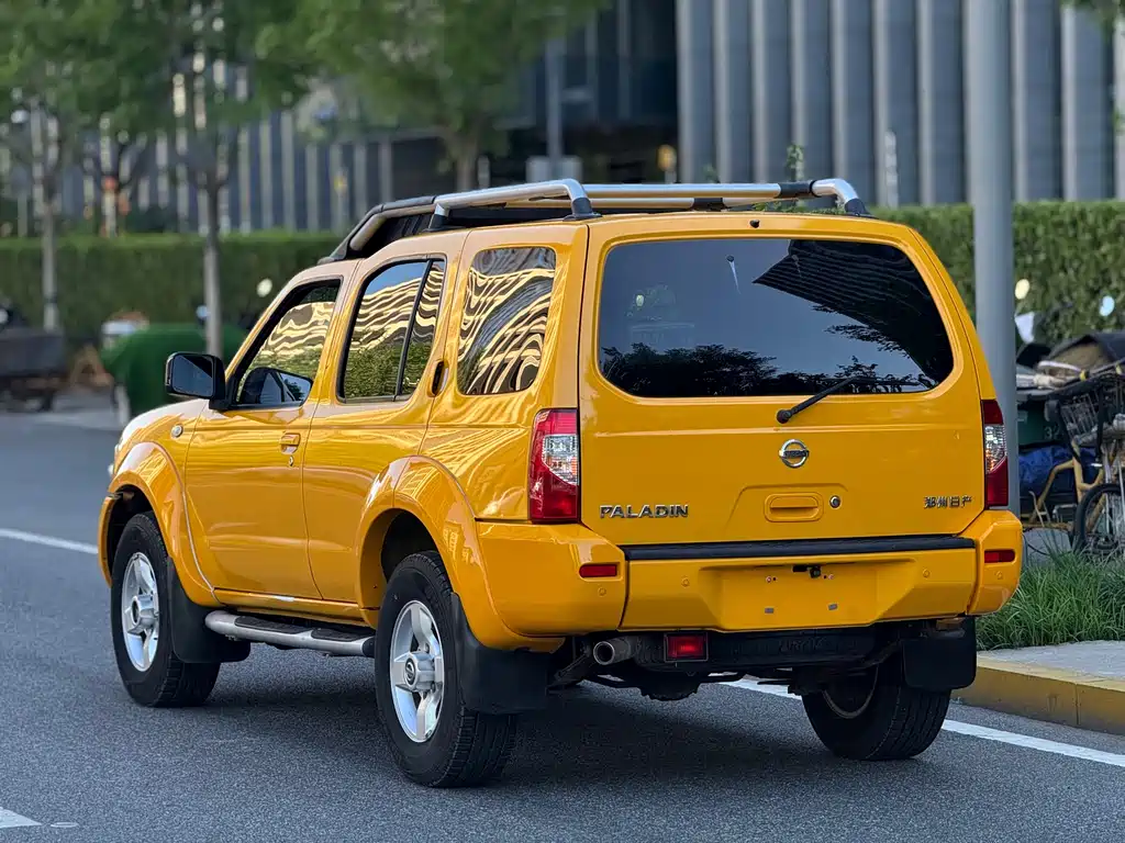 Nissan Paladin 2014 — фото 4