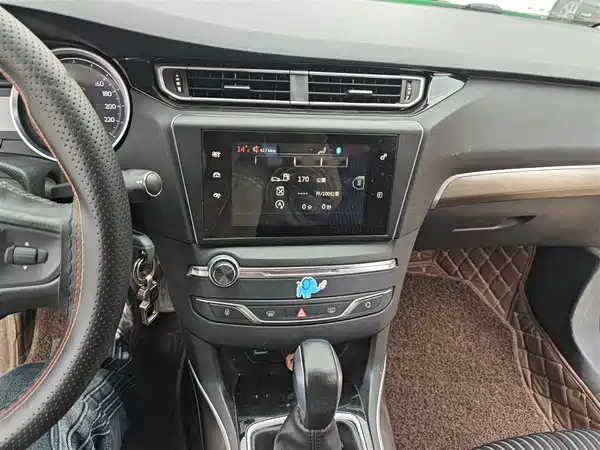 Peugeot 408 2016