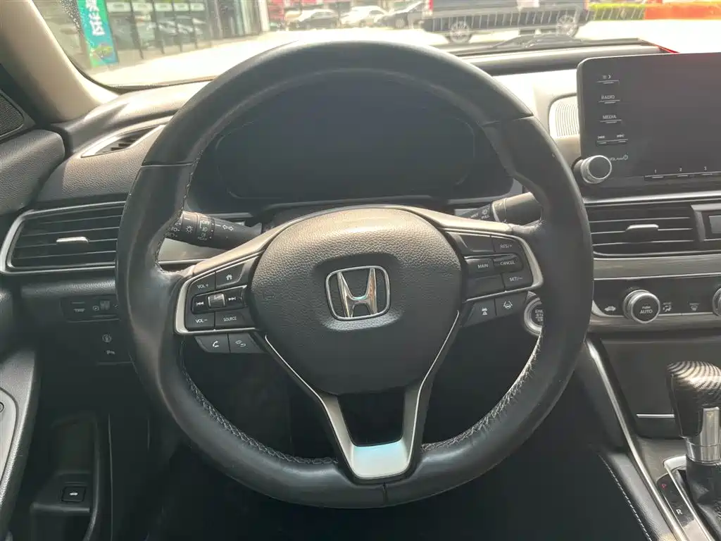 Honda Accord 2019 — фото 11