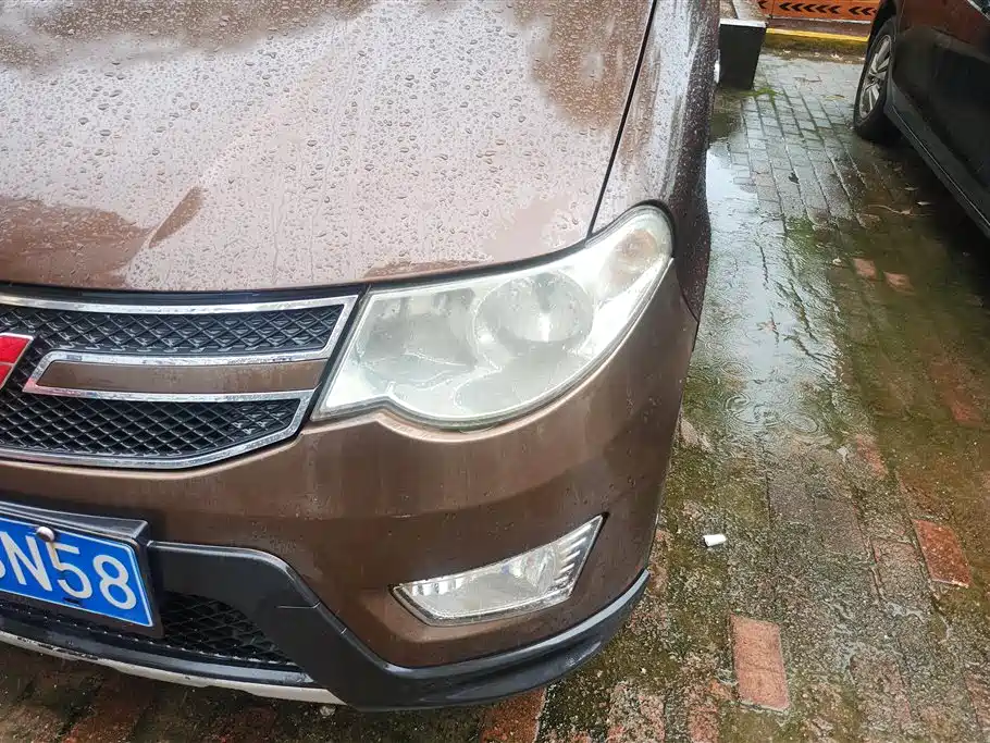 Wuling Hongguang 2014