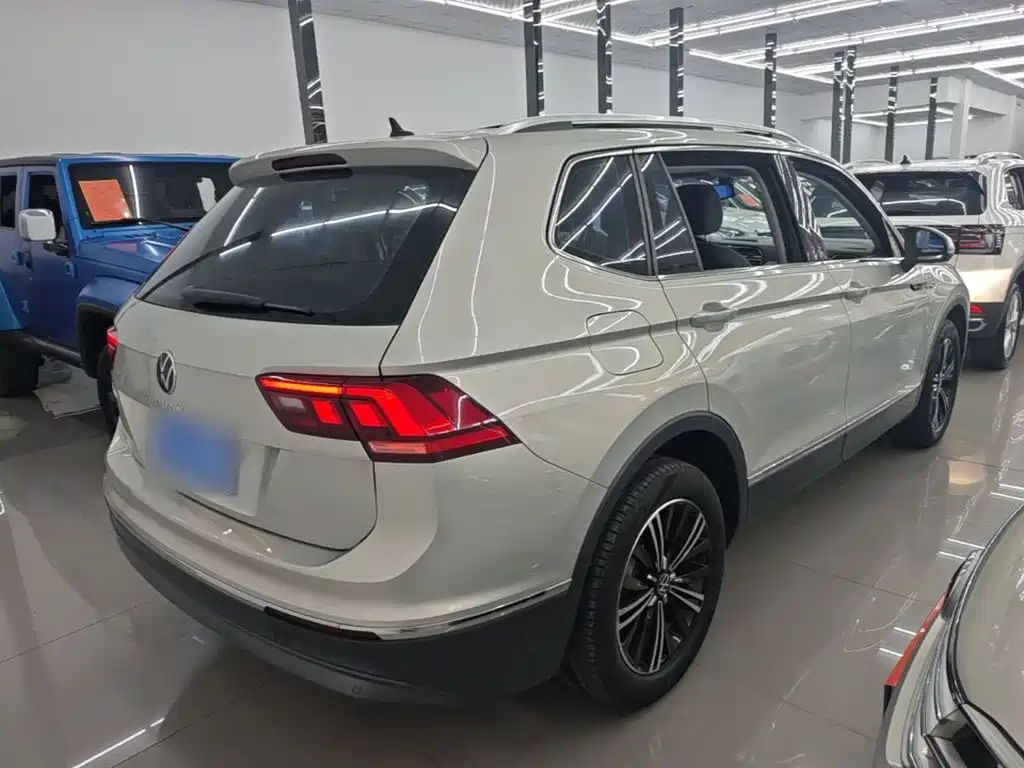 Volkswagen Tiguan L 2020 — фото 7