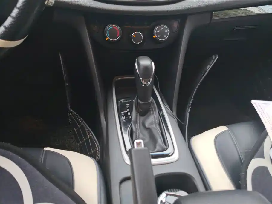 Chevrolet Cavalier 2018 — фото 16