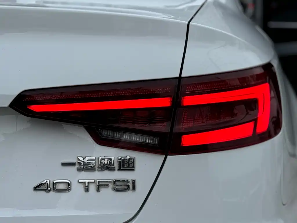 Audi A4L 2019 — фото 22