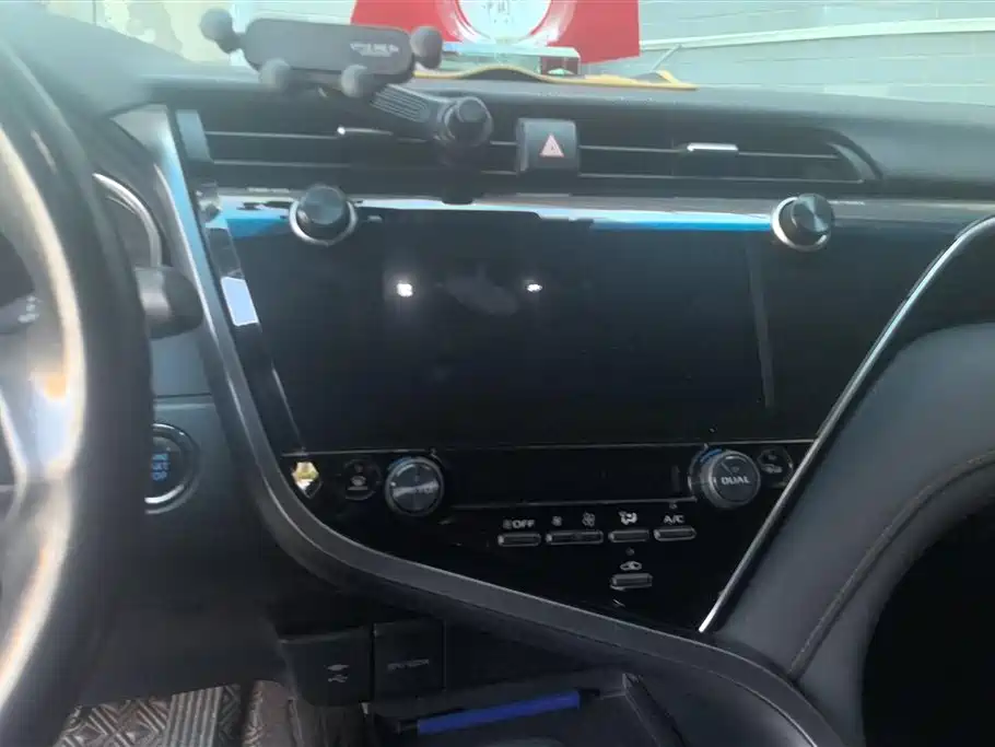 Toyota Camry 2020 — фото 13