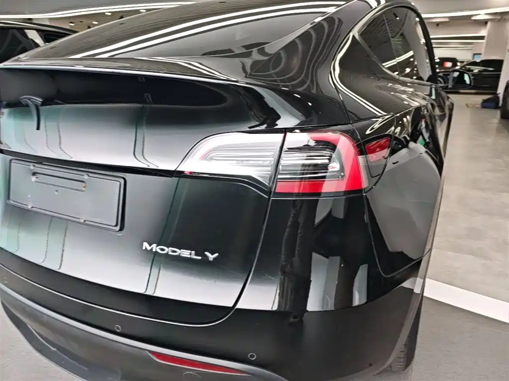 Tesla Model Y 2022 — фото 24