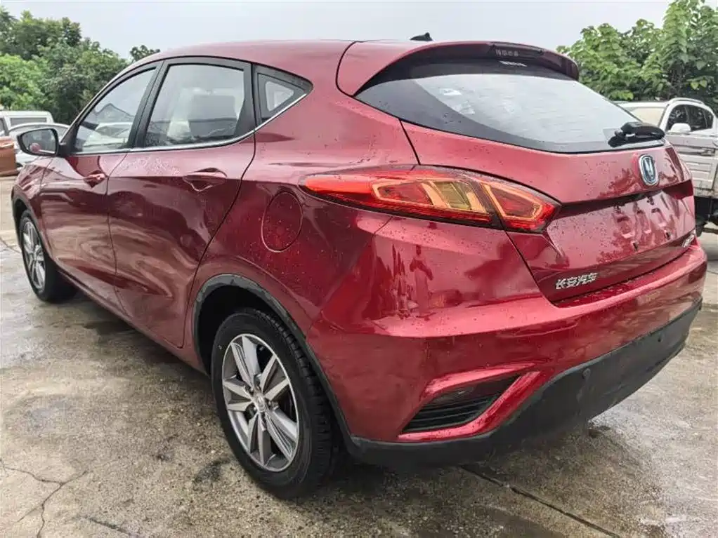 Changan Eado XT 2016 — фото 4