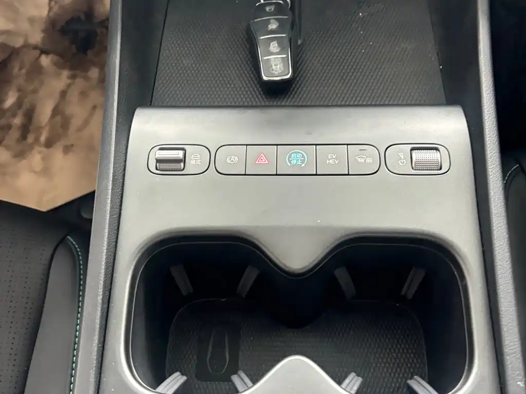 BYD Seal 05 DM-i 2025 — фото 11