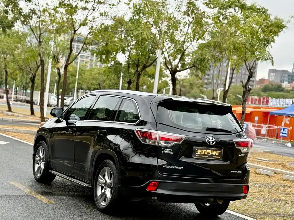 Toyota Highlander 2018 — фото 7
