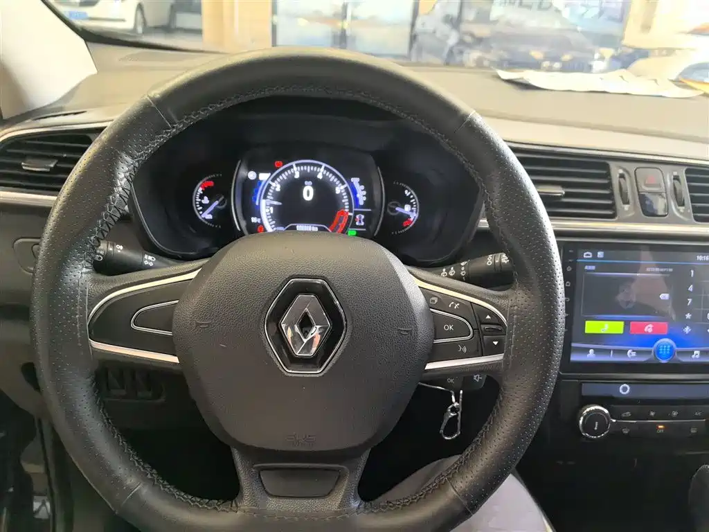 Renault Kadjar 2018 — фото 11