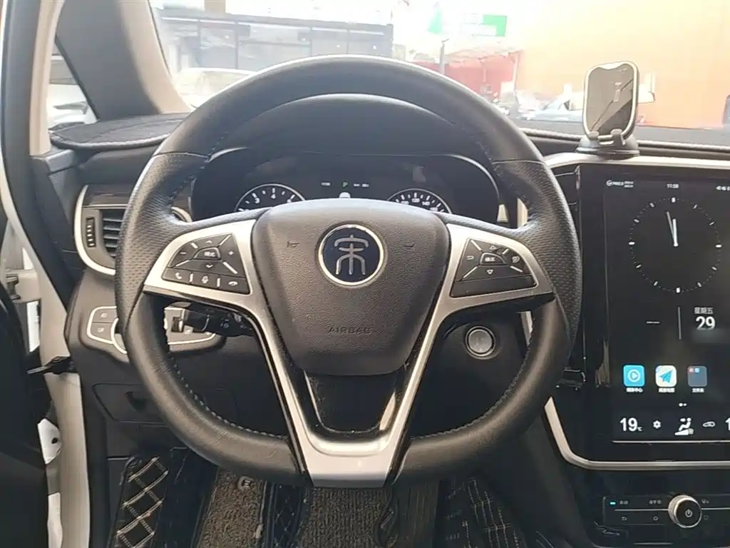 BYD MAX 2018 — фото 11