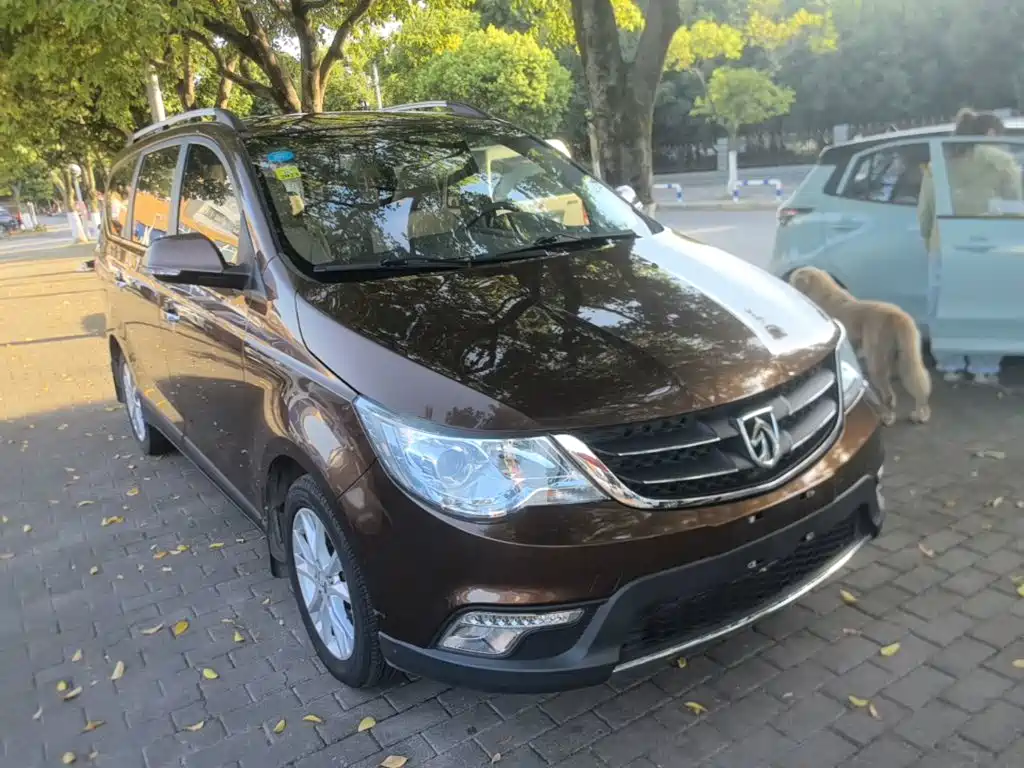 Baojun 730 2015