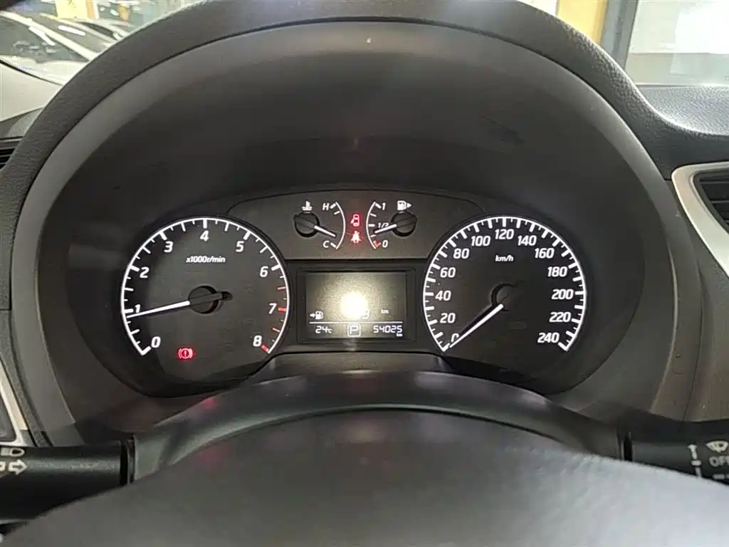 Nissan Sylphy 2015 — фото 12