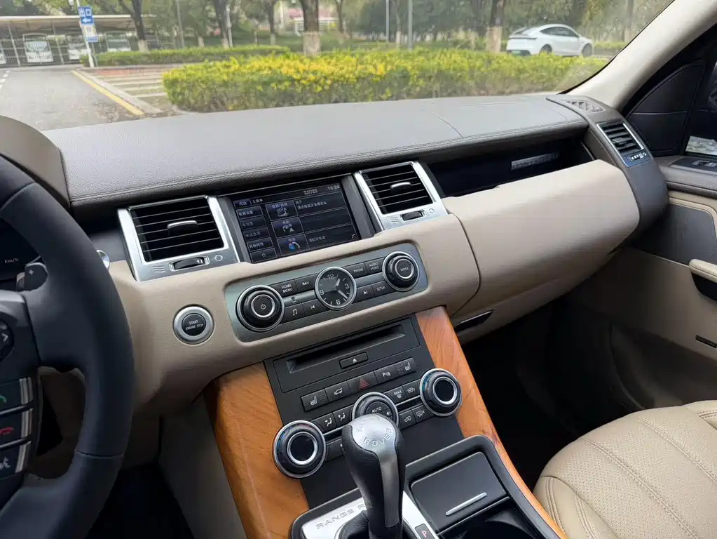 Land Rover Sport 2013 — фото 12