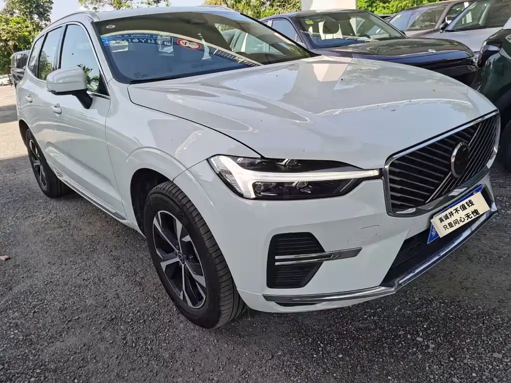 Volvo XC60 2025 — фото 2