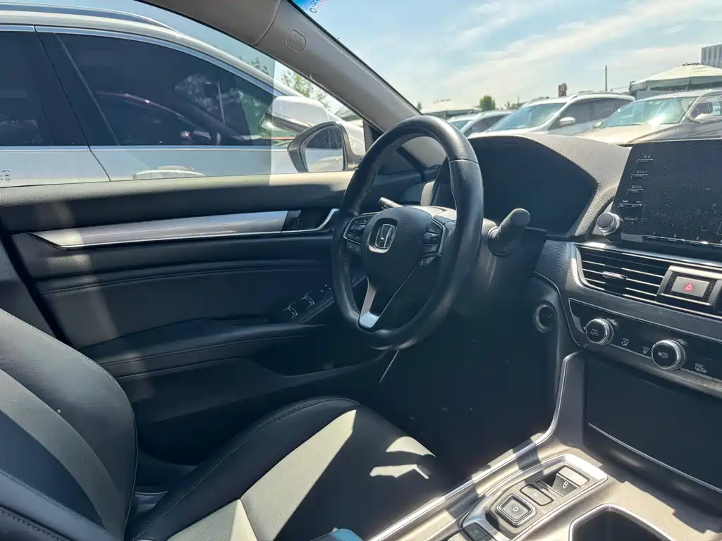 Honda Accord 2020 — фото 13