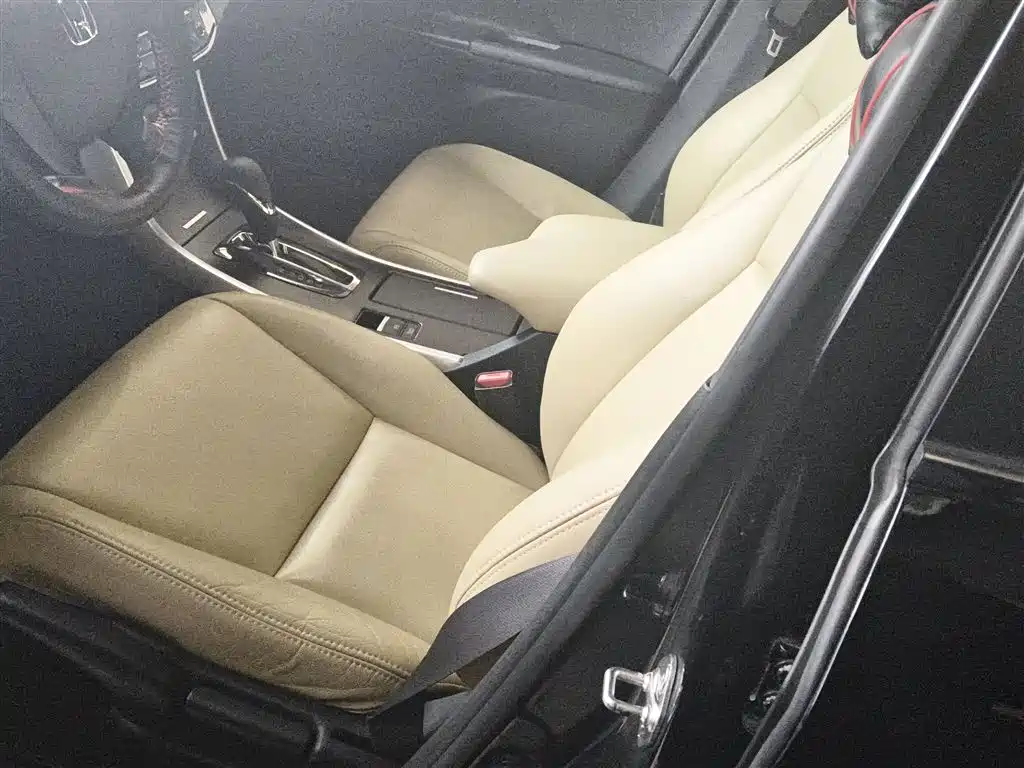 Honda Accord 2017 — фото 10