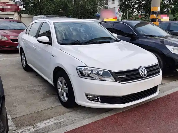 Volkswagen Lavida 2015