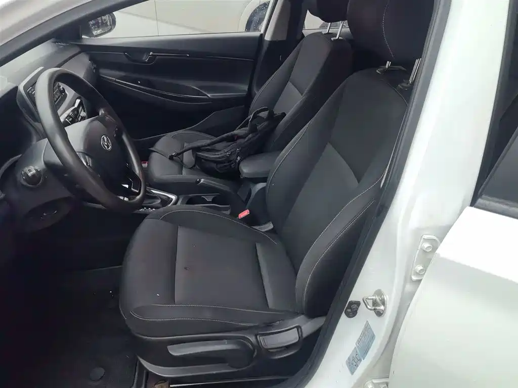 Hyundai Elantra 2020 — фото 15