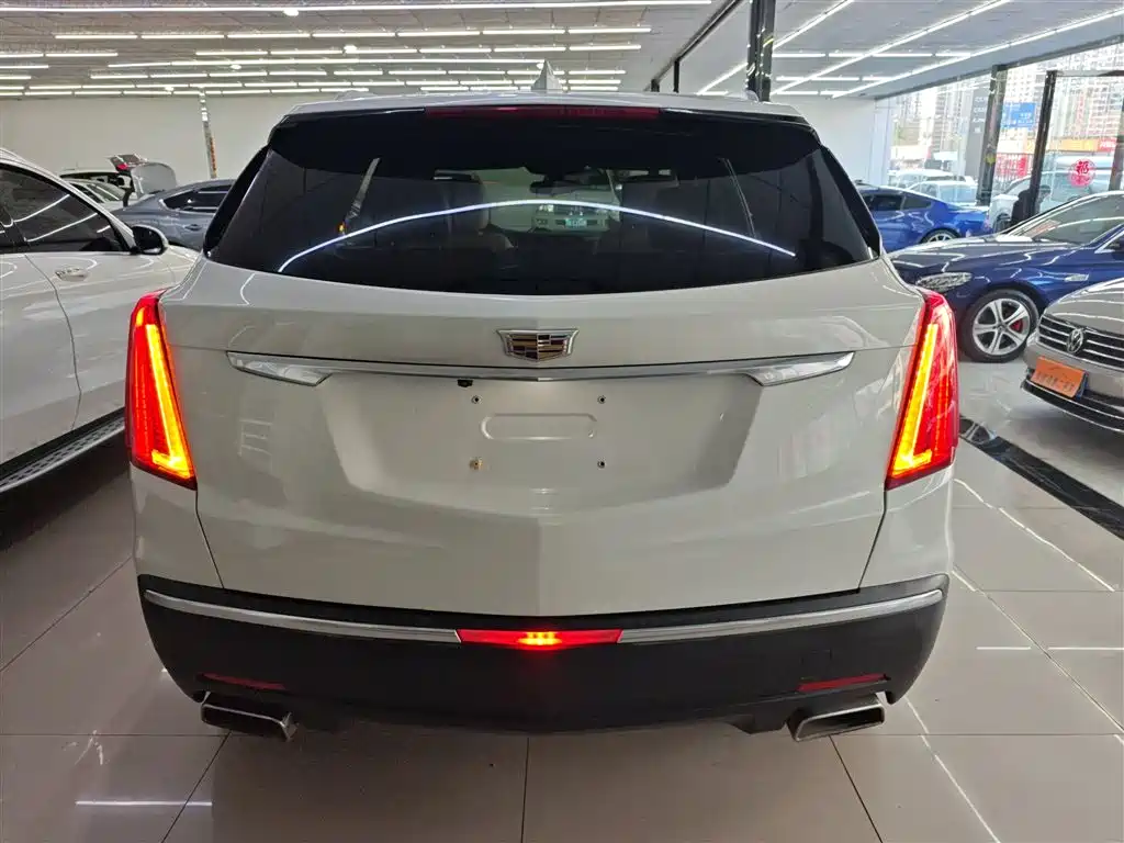 Cadillac XT5 2017 — фото 6